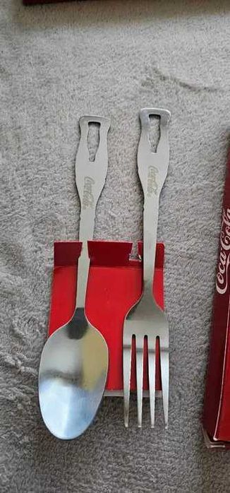 vand set tacam coca cola noi nefolosite