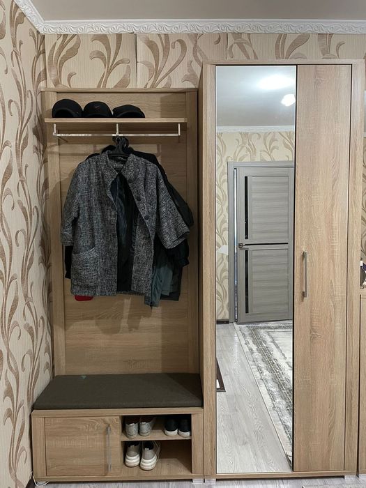 Продам прихожую.