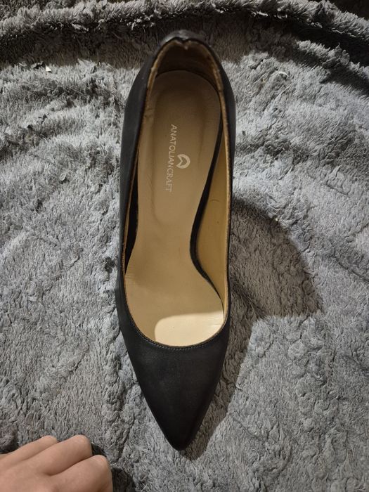 Туфли черные на каблуке 39 размера