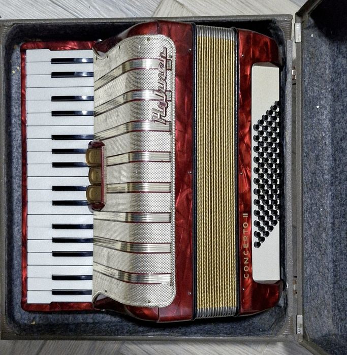 Vând acordeon Hohner Concerto 2 cu 72 basi   roşu sidefat