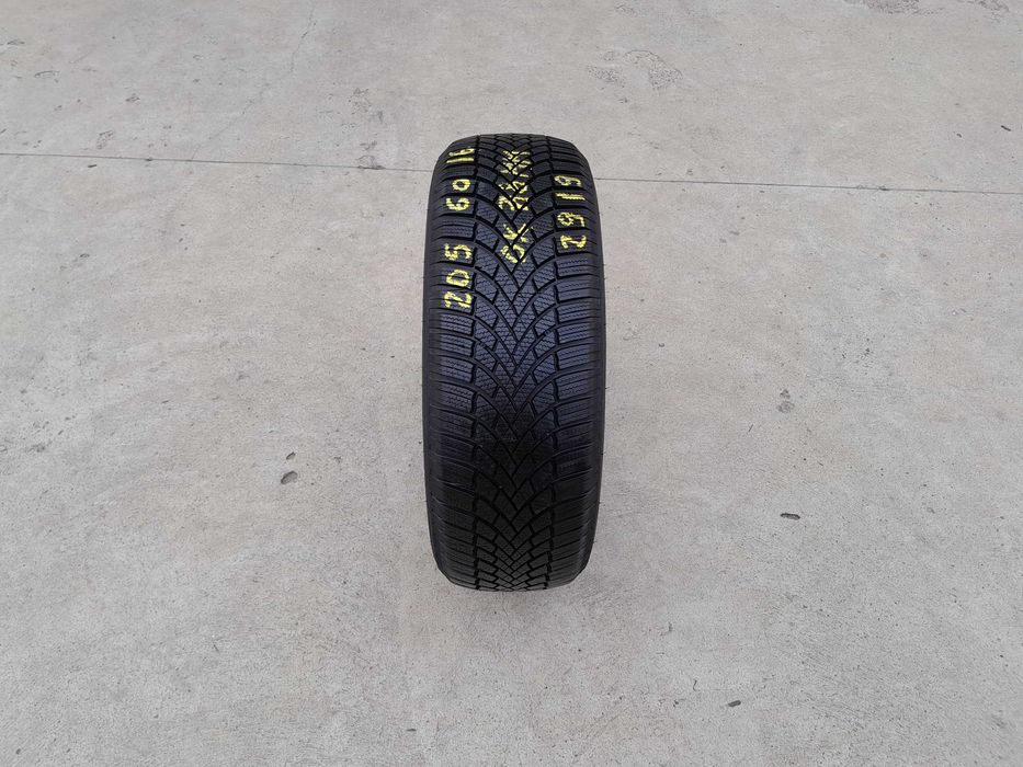 O anvelopa iarna 205 60 16 bridgestone blizzak LM 005 profil 7,8 mm