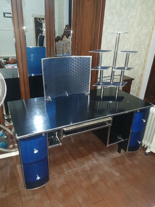 Продаётся компьютерный стол