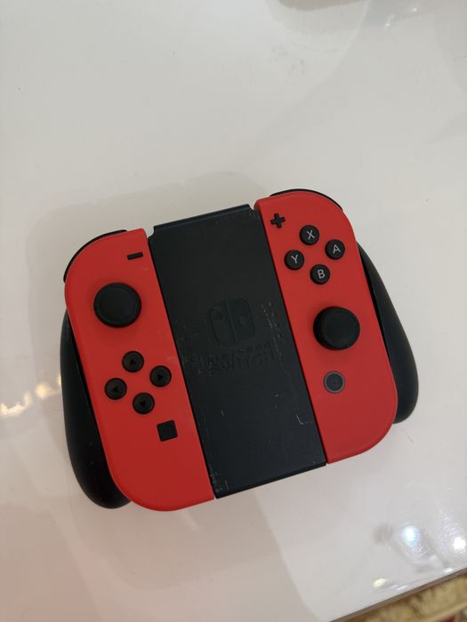 Nintendo Switch OLED Mario Red Edition. Полный комплект + подарок