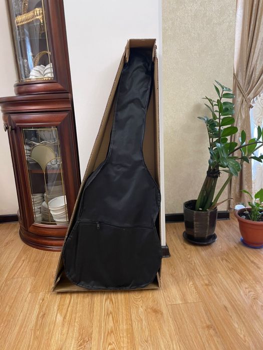 Акустическая гитара