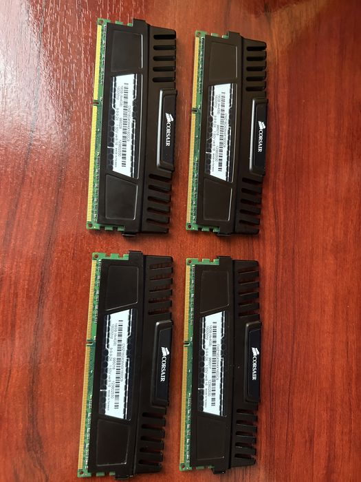 16 GB RAM DDR3 Corsair Vengeance