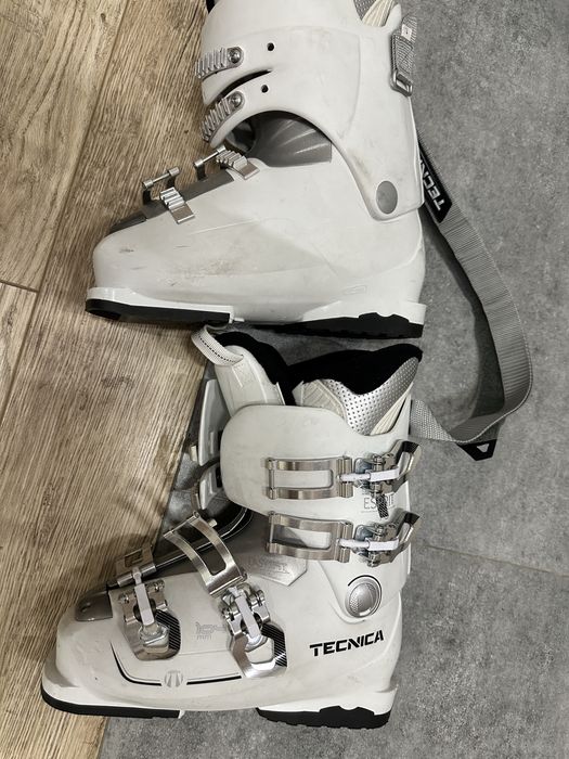 Продам горнолыжные ботинки technica 38 размер