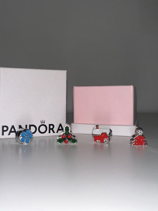 Christmas Charm pentru bratara Pandora