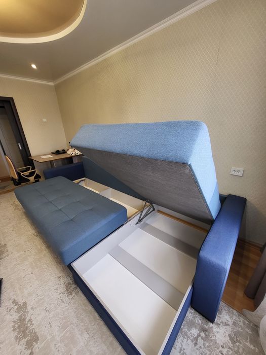 Диван в отличном состоянии .110000 тг.