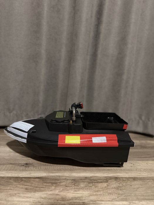 Лодка за захранка