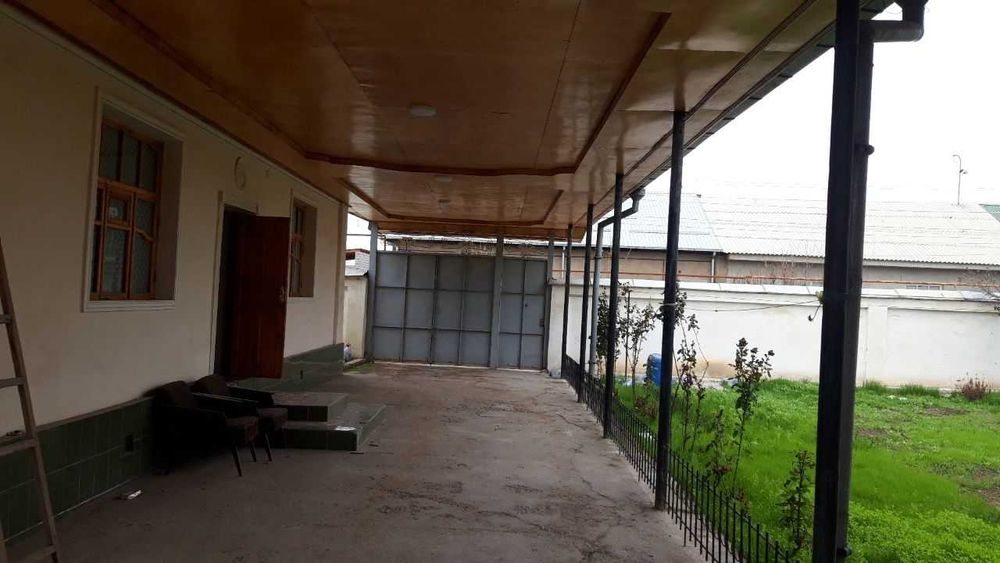 Нурафшон.(Тойтепа ). Обл.кадастр. Продам 5 комнатный дом на 9 сотках .