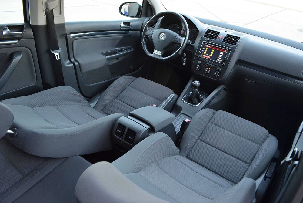 VW Golf 5 GT 1.4TSi 170cp BLG Navy Clima Xenon Roti 18" 4Usi IMPECABIL