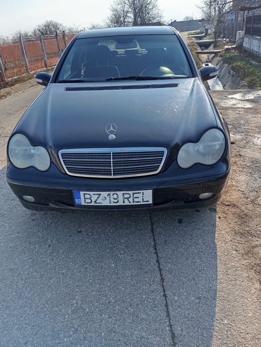 Mercedes C200 benzina și gaz