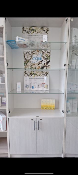 Продам офисную мебель и технику