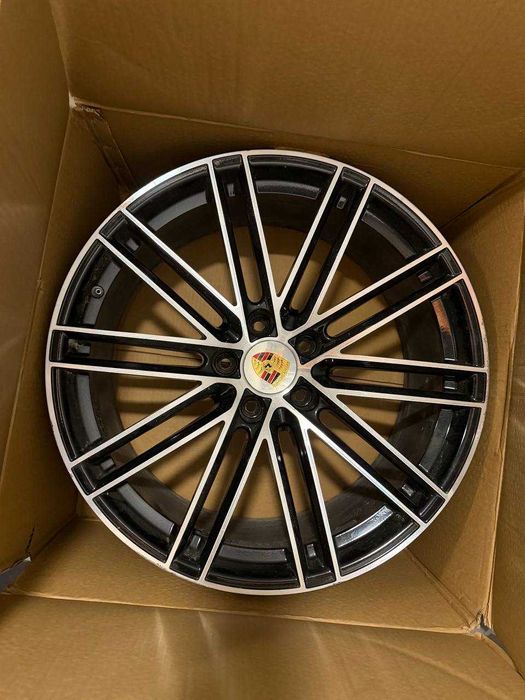 Оригинални джанти Porsche R22 + зимни гуми Pirelli – комплект