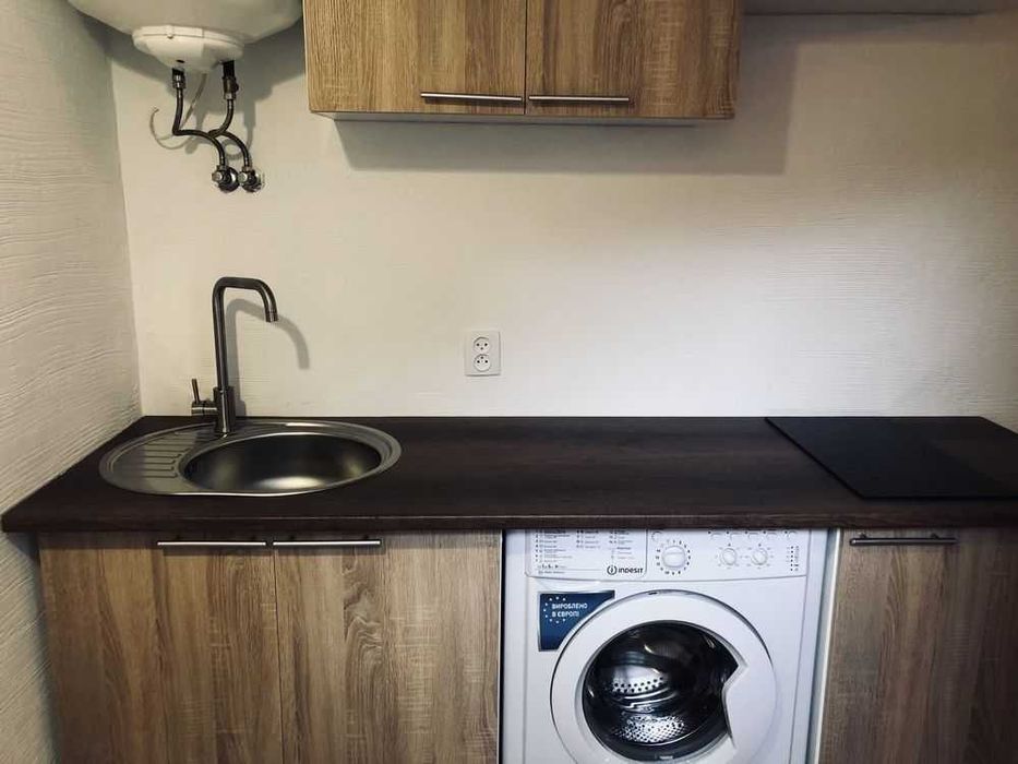 Продава се Двустаен апартамент в София, Център - 56 кв.м за 3233 €/кв.м - Снимка #1
