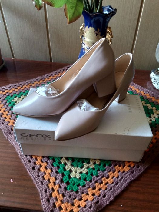 Продам туфли женские