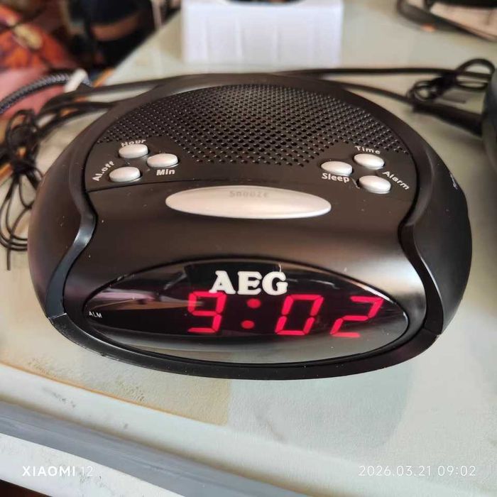Будильник электронный AEG MRC 4136
