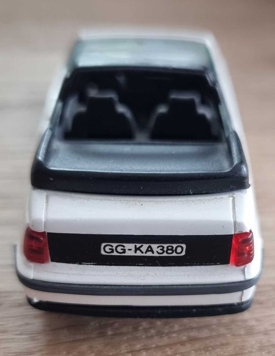 Se vinde machetă Opel kadett Gama model