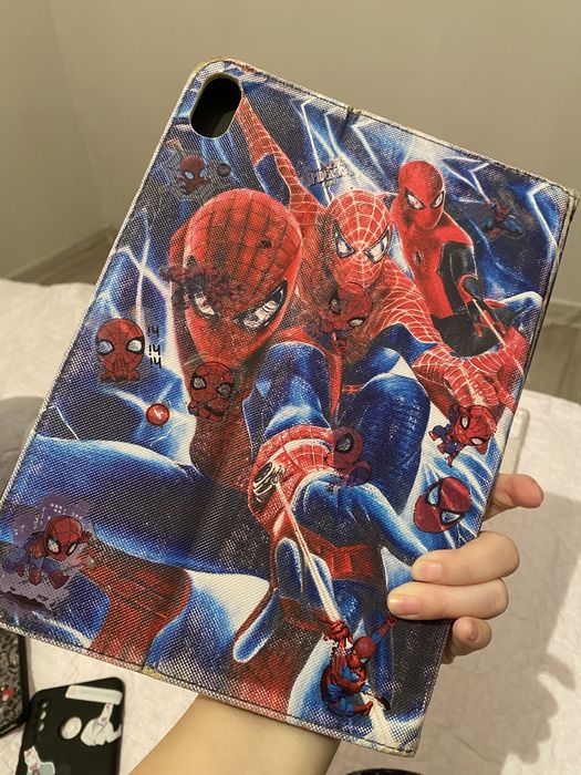 Отдам даром чехлы