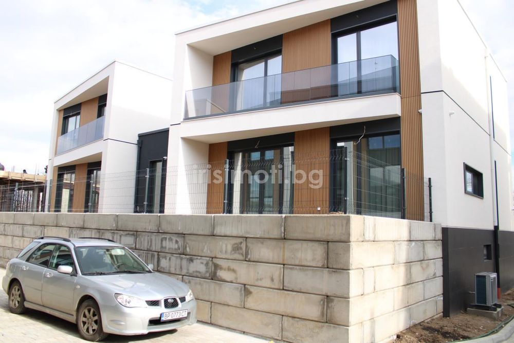 Продава , €604000, 302кв.м. в с. Бистрица