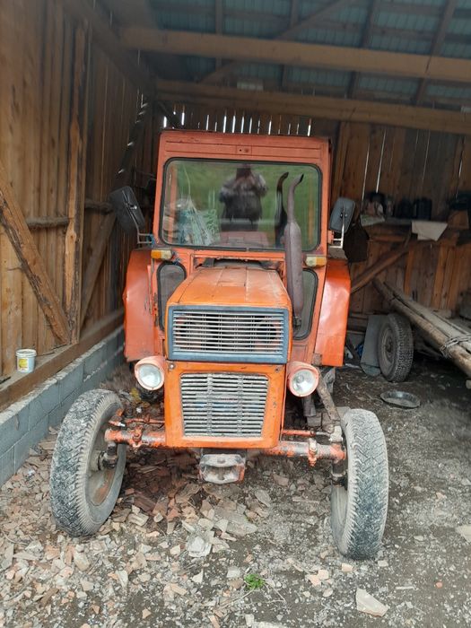 Vând UTB 445 în stare buna de funcționare