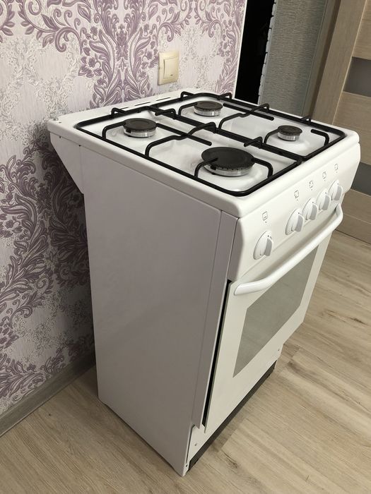 Продам газовую плиту