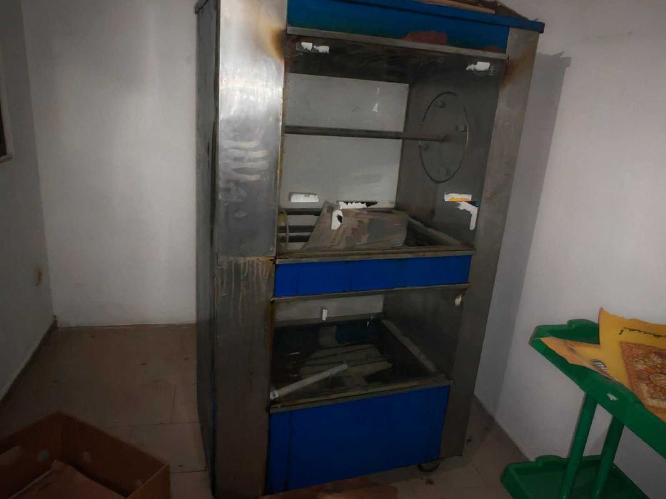 Хладилни витрини / островна минусова витрина