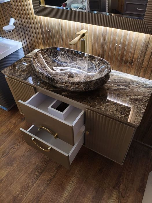 Vanna uchun tumbalar pvs materialda