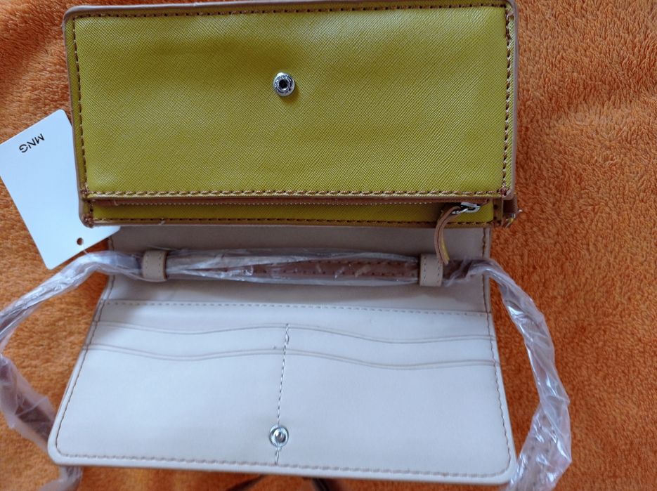 Чантичка малка Mango