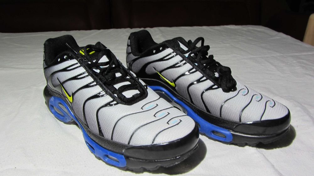 Adidasi Nike Air Vapormax Plus marimea  42 noi in cutie