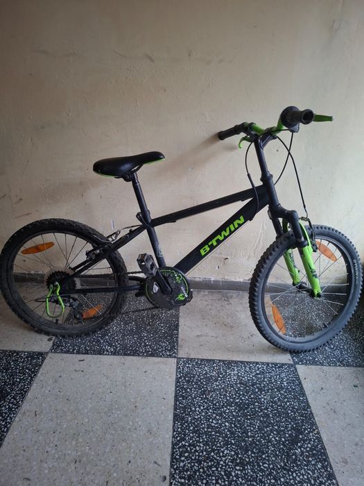 Vand biciela pentru baieti