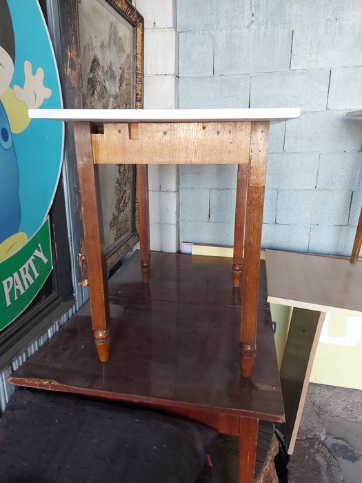 Продам  кухонный стол