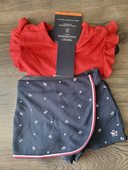 НОВ Tommy Hifiger  детски  летен сет - момиче, за  2  годинки