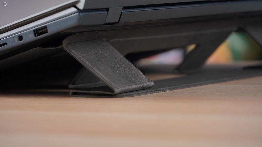 Продавам лаптоп Asus ZenBook UX482EAR - 530 €