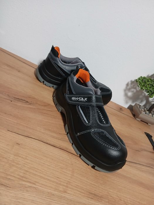 Bocanci pombeu de fier noi cu eticheta  200 lei