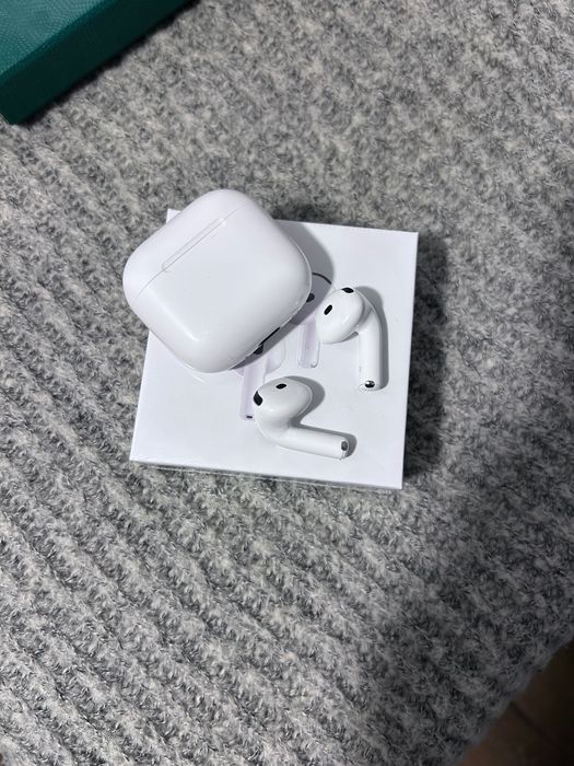 Casti Airpods 4 USB C super calitate cu promotie