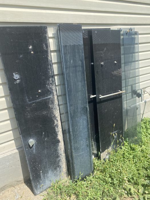 Продам стекла  на душевую