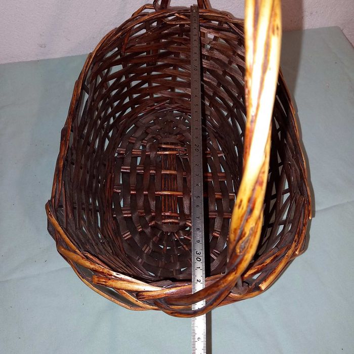 Плетена кошница ретро