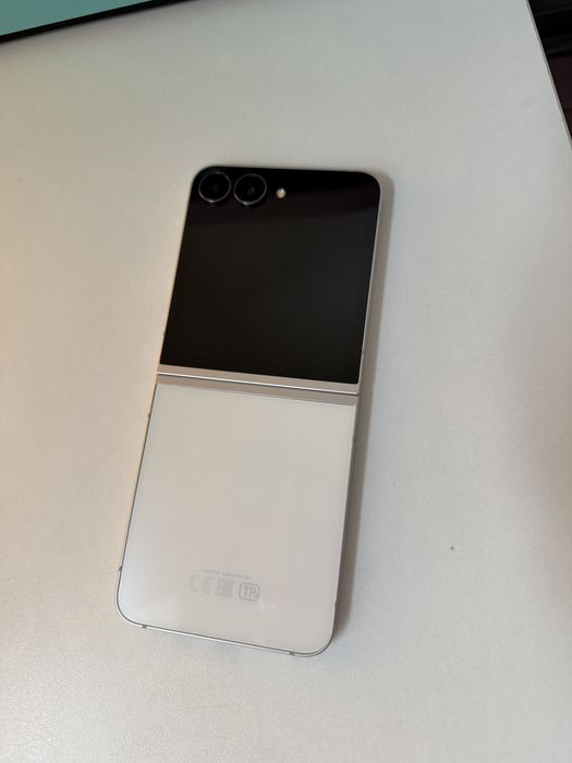 Samsung galaxy Z Flip 7 fe 256