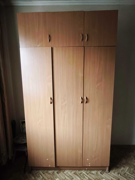 Отдам два шкафа для спальни