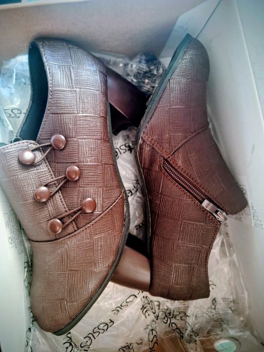 Новые Туфли  TURKEY 41p