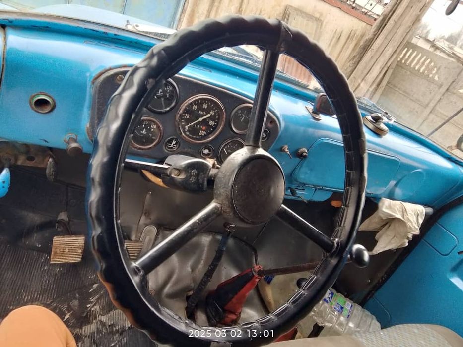 Gaz 53 somasval sotiladi.