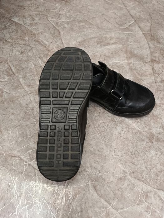 Детские кроссовки