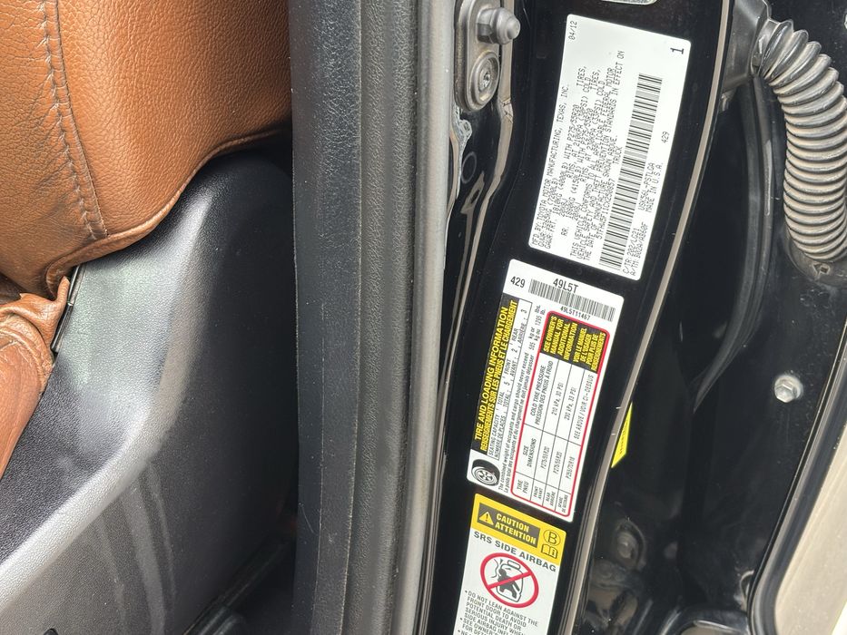 Тойота тундра продам