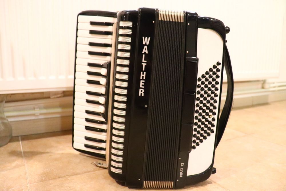 Acordeon Walther Pirat 72