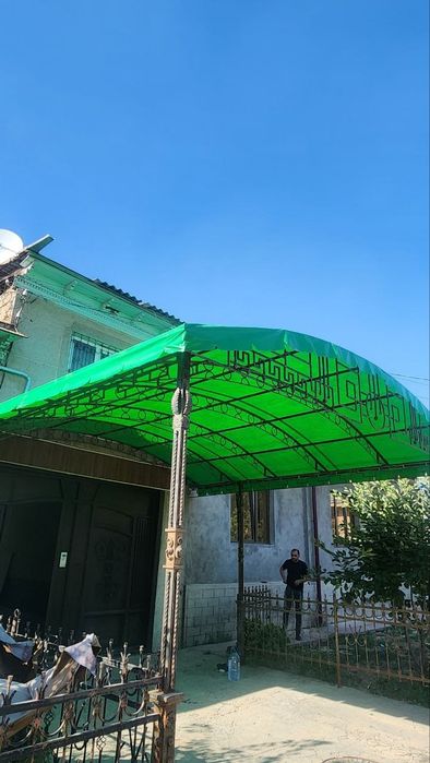 Baner tent ustanovka