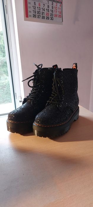 Зимни дамски боти