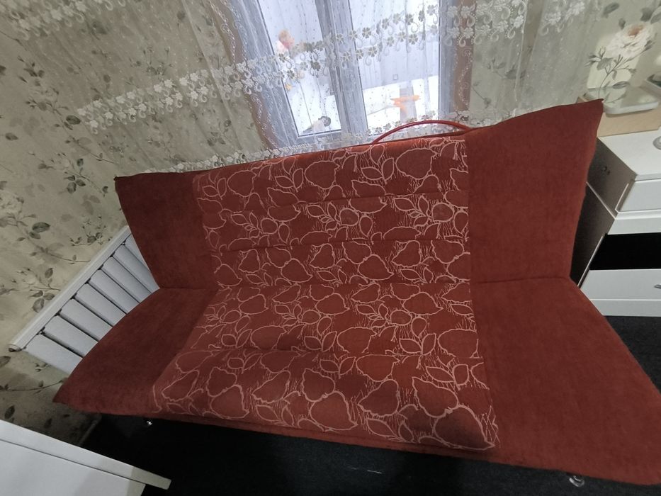 Диван и кресла. Диван