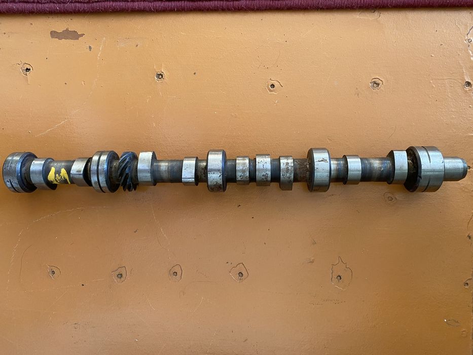 Распредвал на ГАЗ 24