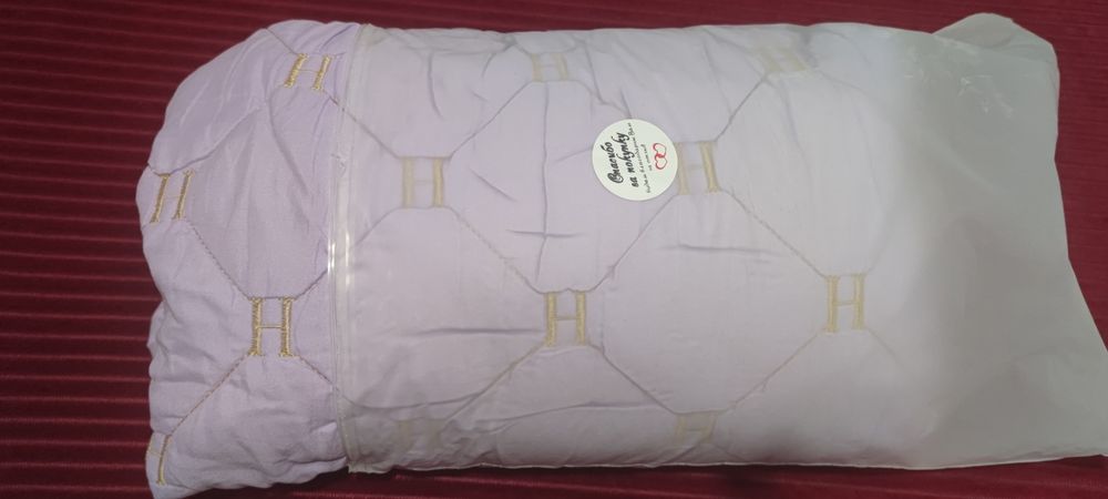 Продам наматрасник на резинке